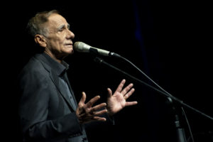 Roberto Vecchioni Teatro Brancaccio Roma ph Doralisa D'Urso (1)