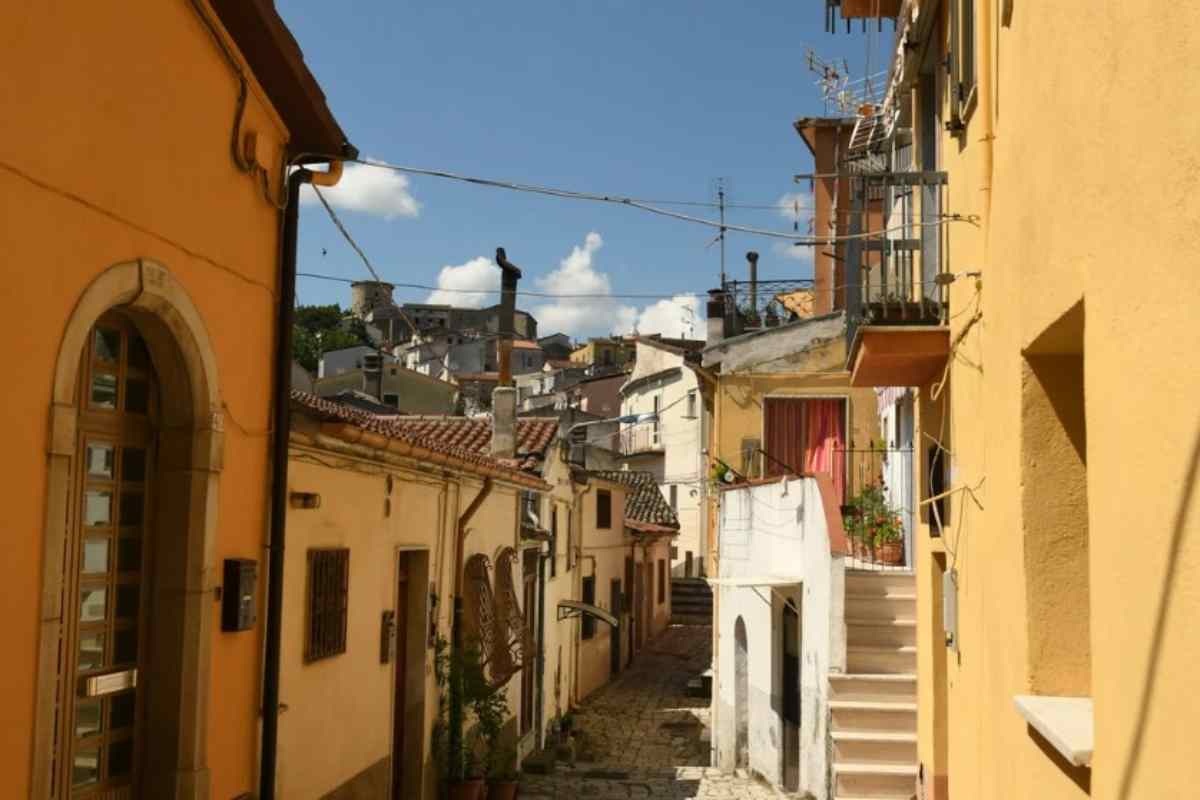 Per le vie del borgo