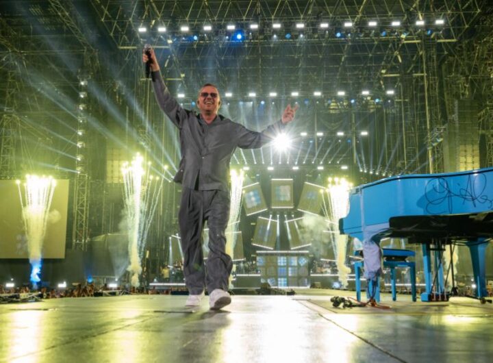 Gigi D'Alessio al Maradona di Napoli