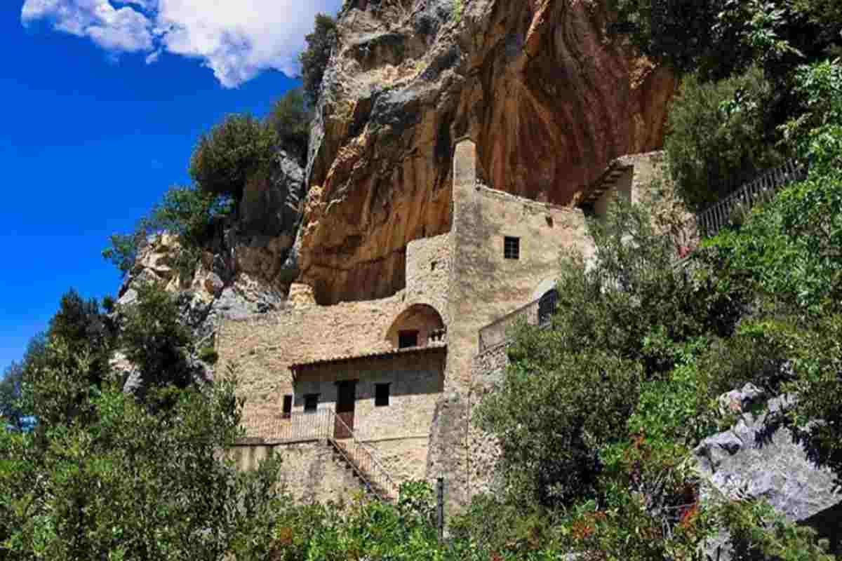eremo bellissimo in italia