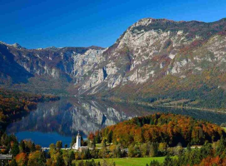 Questo lago è il più bello d'Europa e seconda la leggenda è "incantato": ecco dove si trova