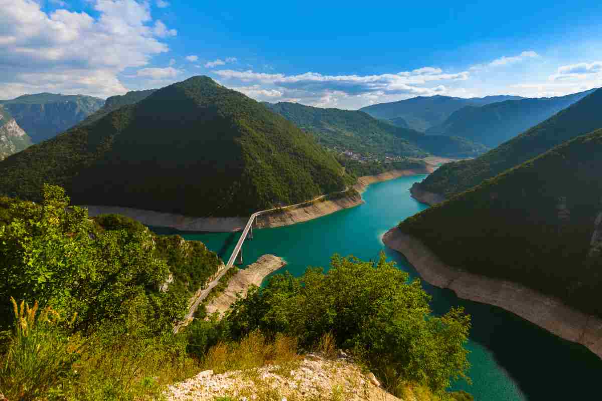 Bello quanto la Grecia ma si spende la metà