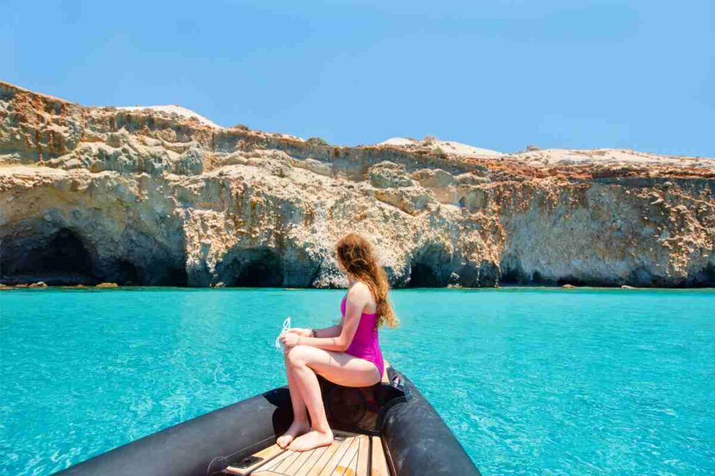 Ragazza barca vacanze