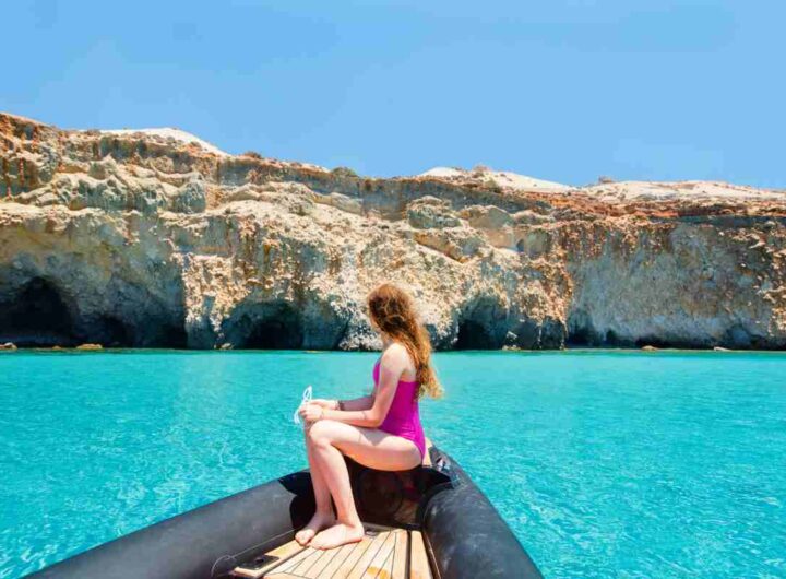 Ragazza barca vacanze