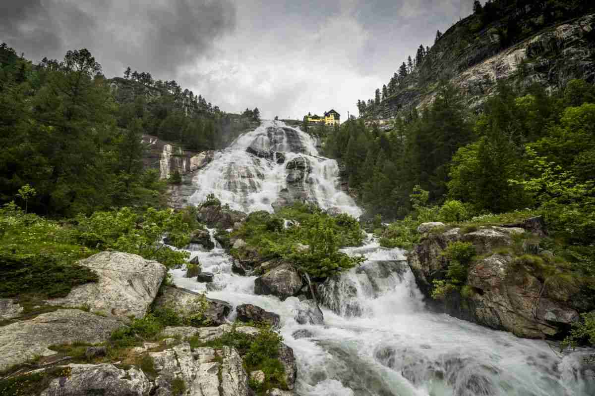 cascate, la più alta d'europa nel cuore del piemonte