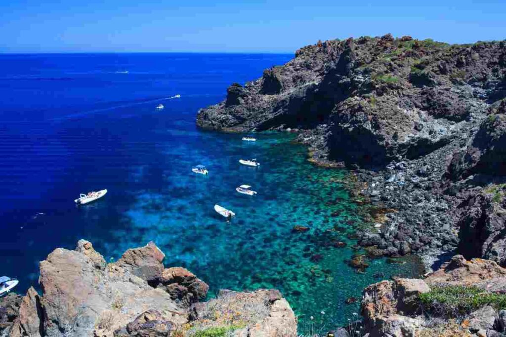 isola detta la perla nera del mediterrano: scopri l'isola di pantelleria
