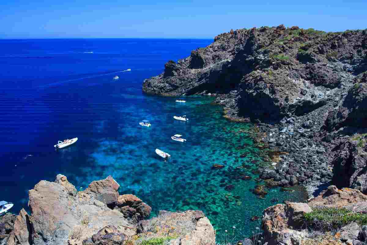 isola detta la perla nera del mediterrano: scopri l'isola di pantelleria