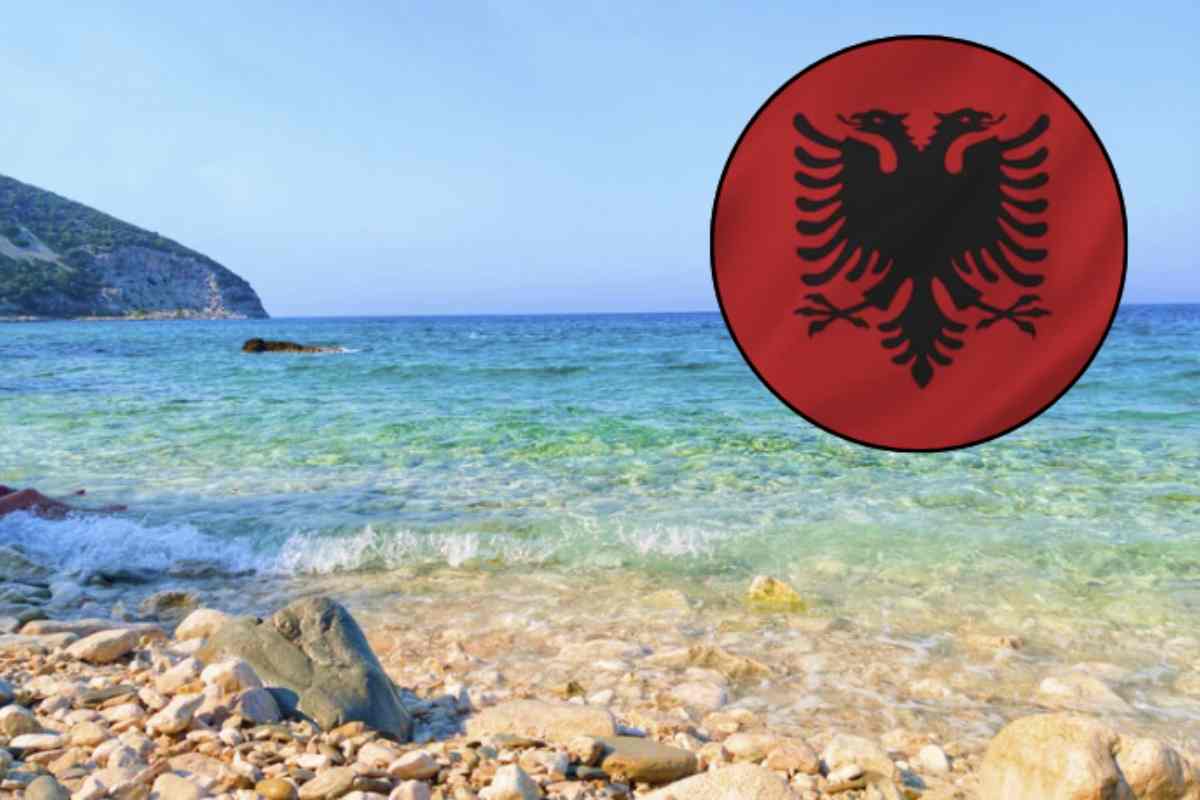 Situata nel sud dell'Albania, lungo il Mar Ionio, questa regione si estende da Valona (Vlorë) a Saranda per circa 100 chilometri,