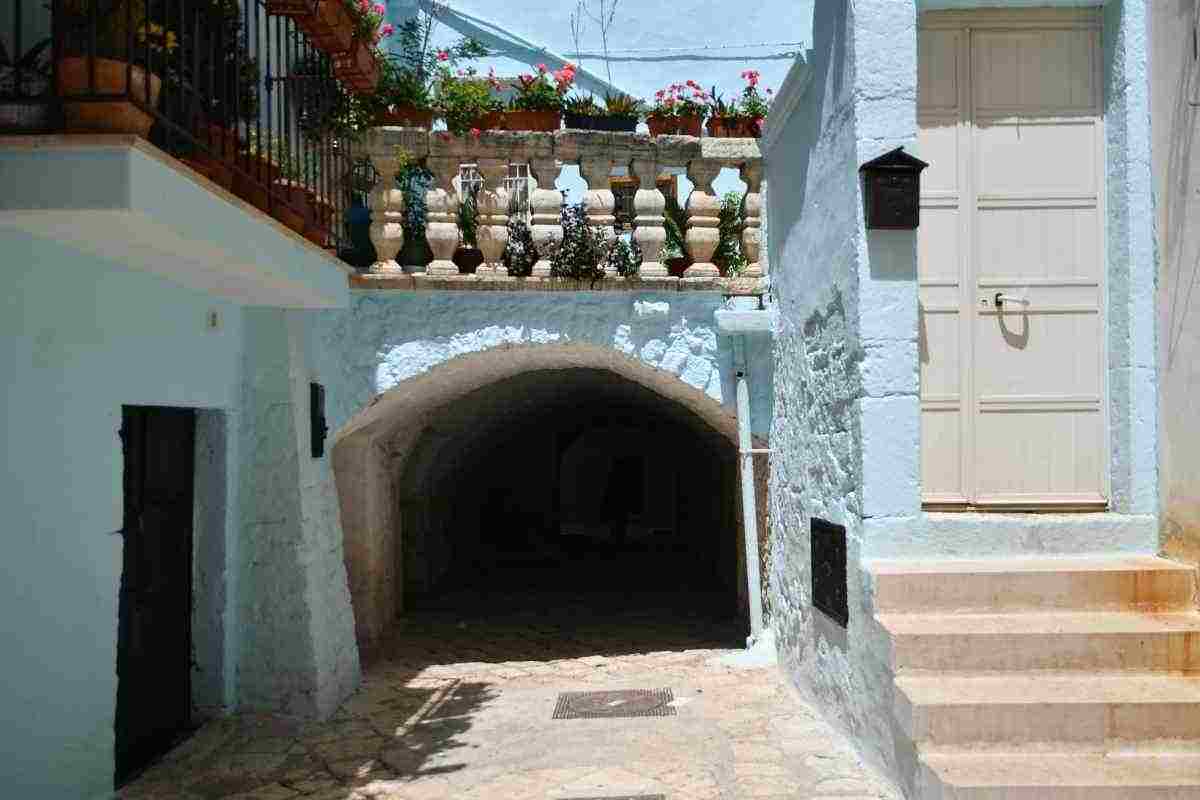 La Città Blu del Sud Italia: un gioiello nascosto tra leggende, profumi e fascino