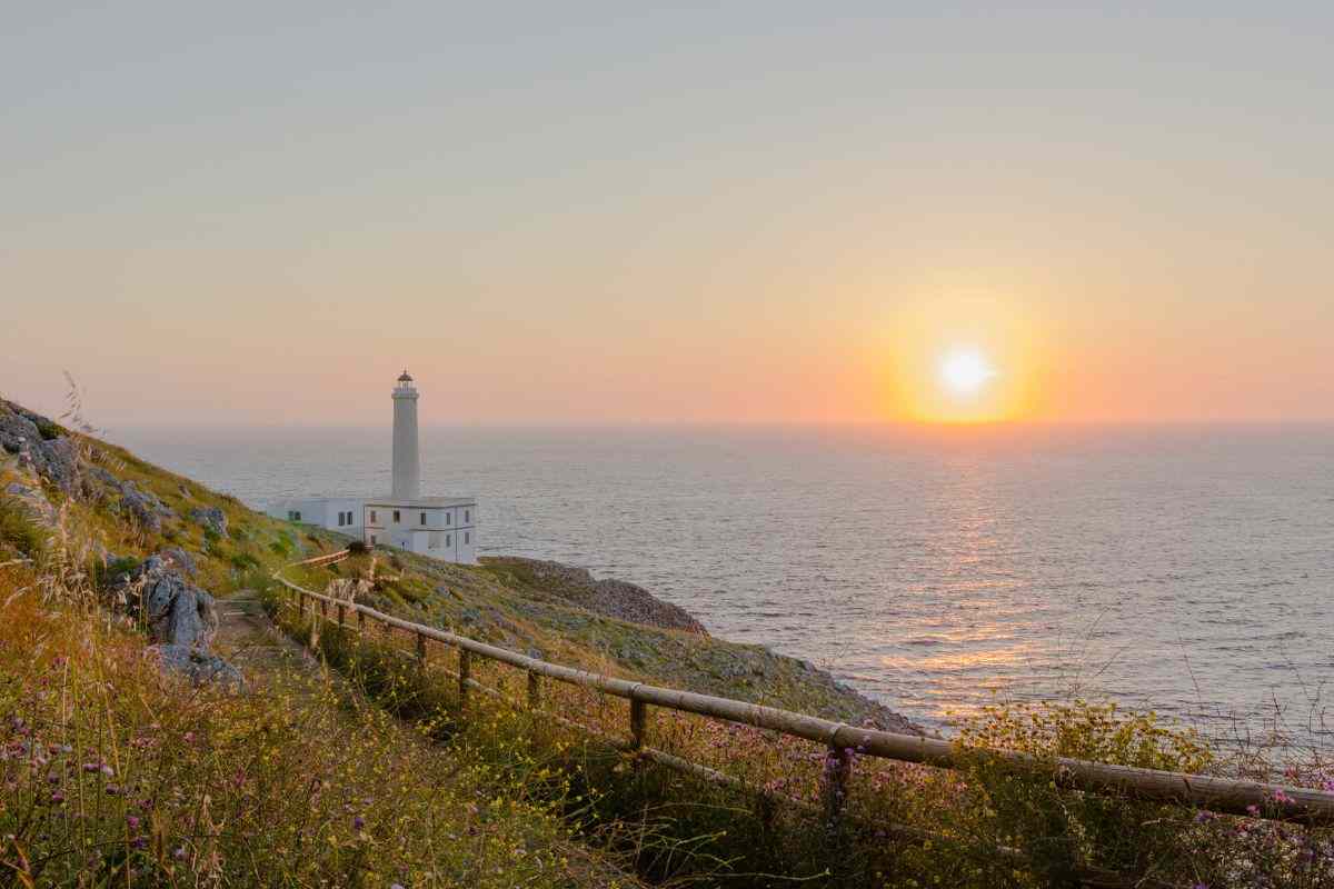 scopri la bellezza di punta palascia in puglia