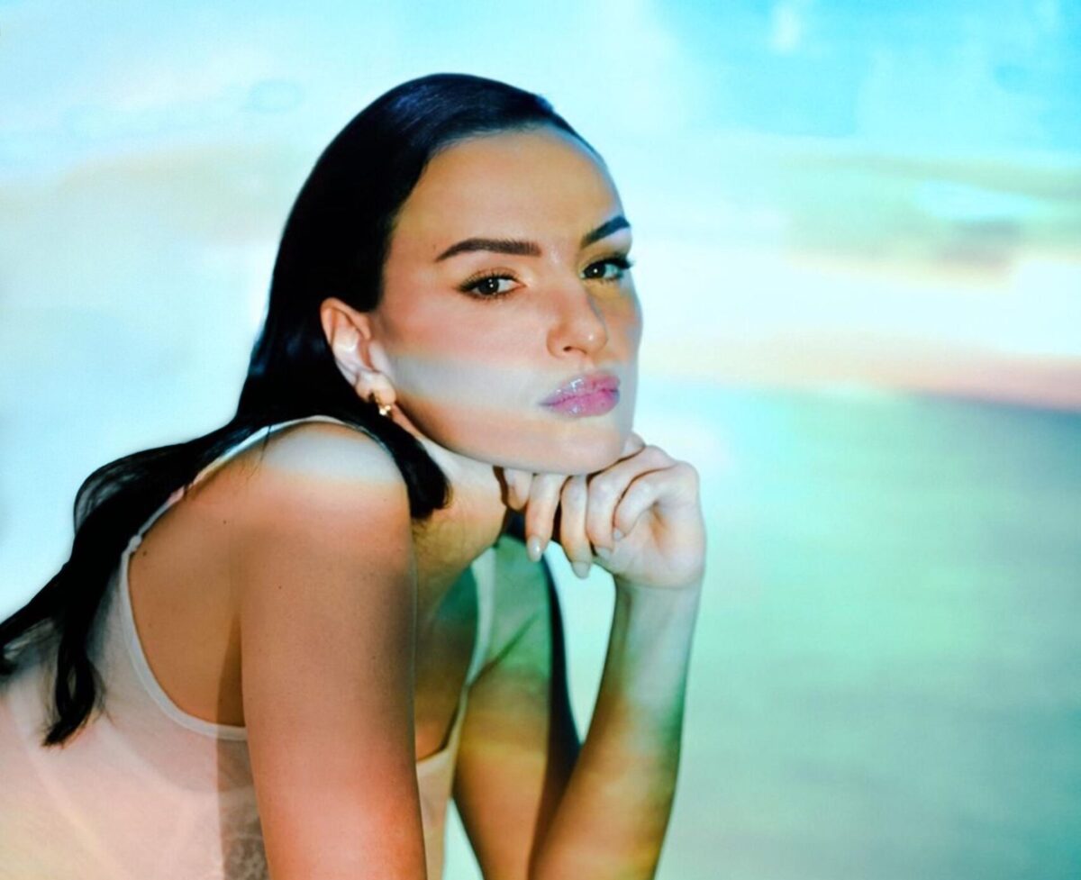 ARISA Silvia Violante Rouge