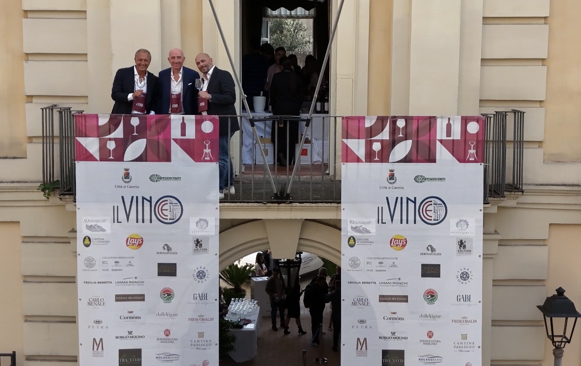 Gli organizzatori del Vino Ce